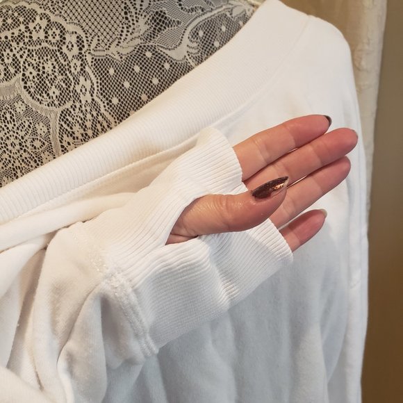 AERIE  sweatshirt  white M open back - Picture 3 of 4